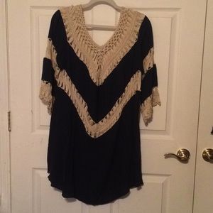 Umgee navy/tan tunic size L